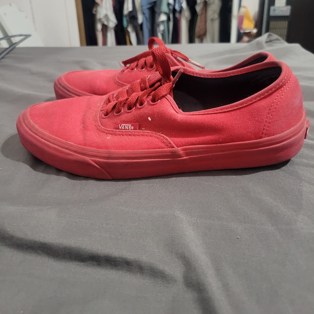 Red vans - Picture 3 of 7